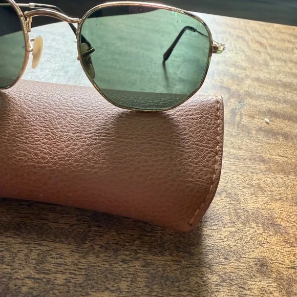 Ray Ban Sunglasses - Picture 4 of 9